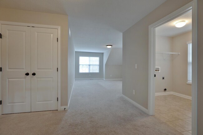 Building Photo - 1412 Leesland Dr