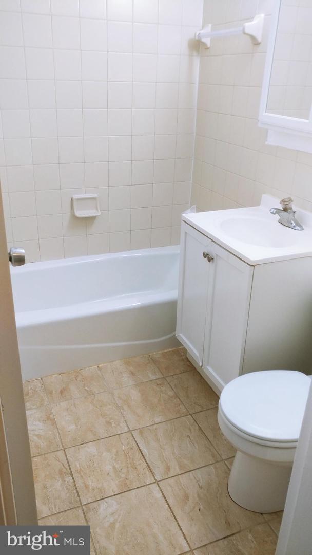 Building Photo - 126 S Virginia Ave