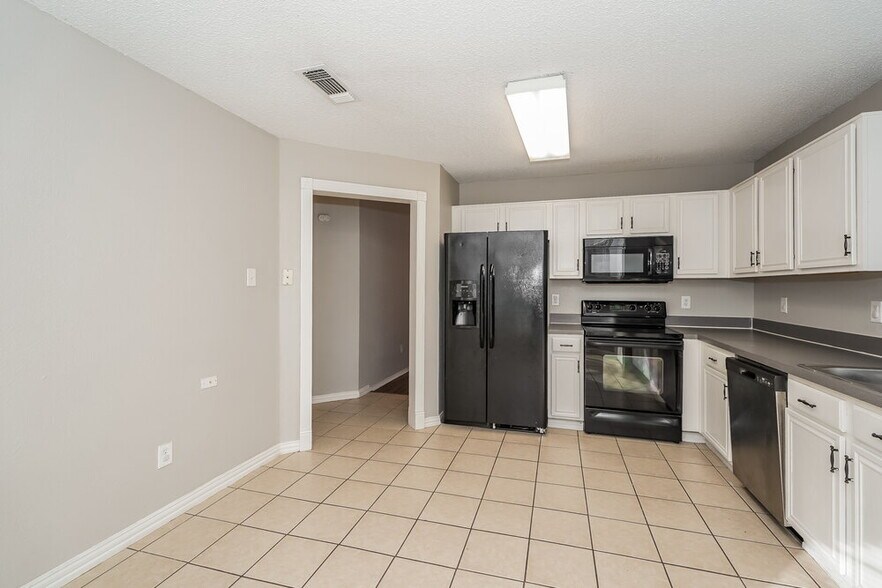 Building Photo - 2638 Brea Canyon Rd