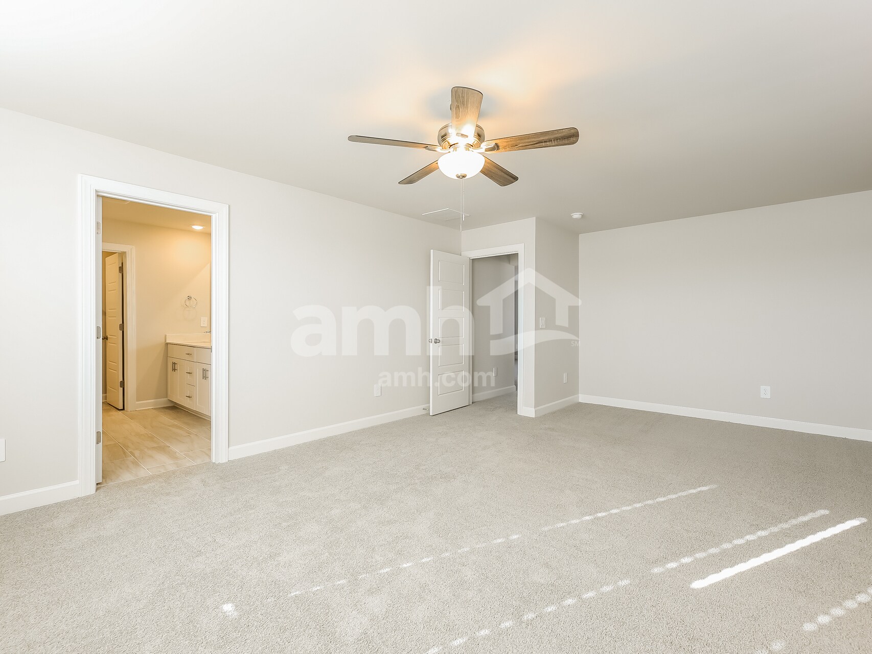 Building Photo - 794 Treeline Rd