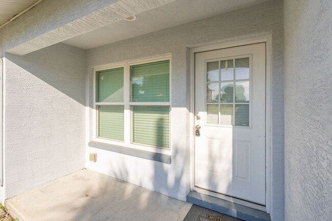 Building Photo - Charming 3-Bedroom Home Just 3 Blocks from...