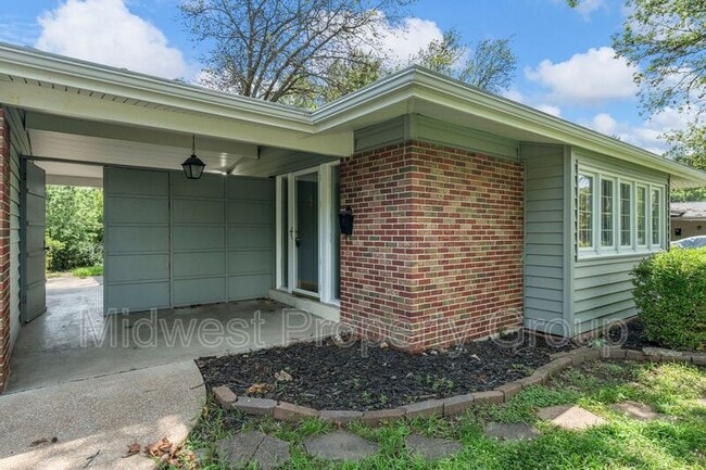 Building Photo - 3110 N Waterford Dr