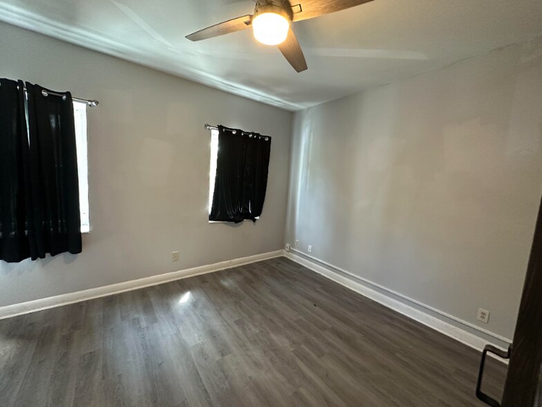 Building Photo - 19 Market St