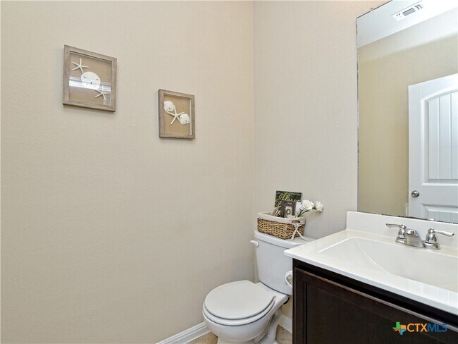 Building Photo - 516 E Slaughter Ln