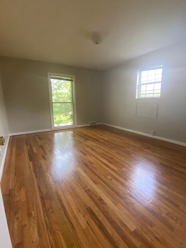 Building Photo - 2711 Riedling Dr