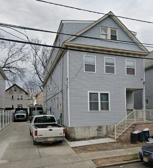 Building Photo - 932 Olive St