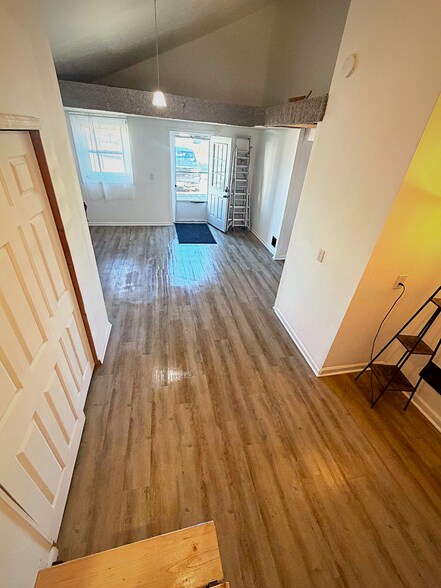 Building Photo - 625 Shelford Rd