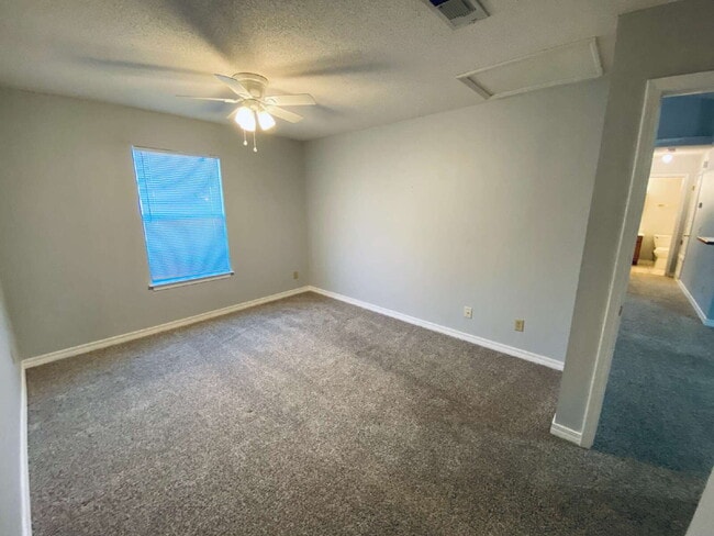 Building Photo - Fantastic location! This end unit offers t...