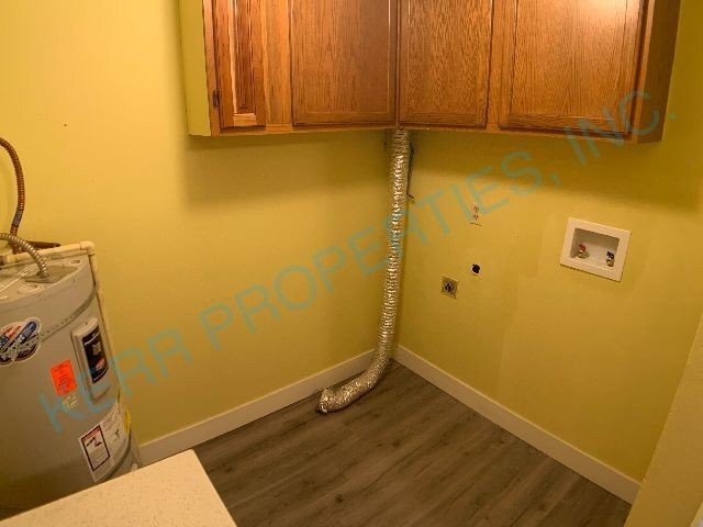 Building Photo - Charming 2-Bed Duplex in Portland's Heart – Cozy 855 Sq Ft!