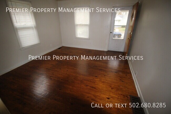 Building Photo - 903 Brentwood Ave