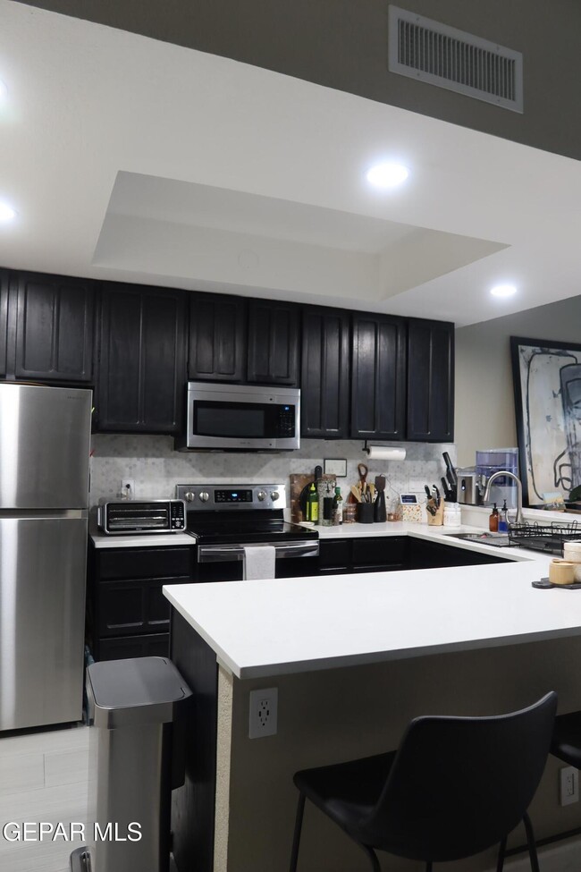 Building Photo - 4614 N Stanton St