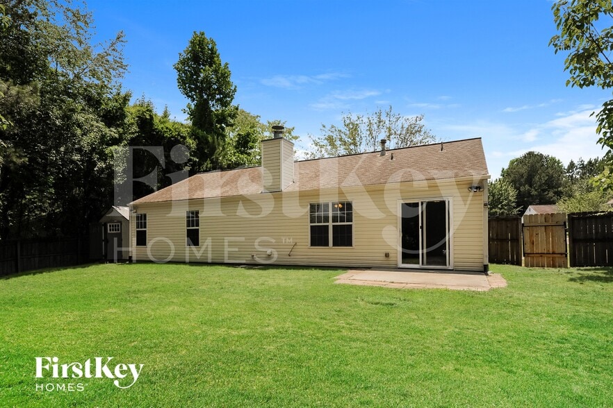 Building Photo - 5255 Hillcrest Glenn Dr