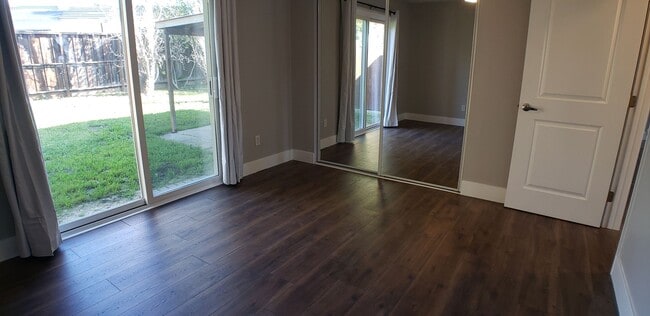 Building Photo - Freshly remodeled 3 bedroom, 1 bath home