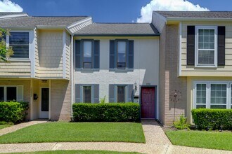 Building Photo - 10331 Longmont Dr