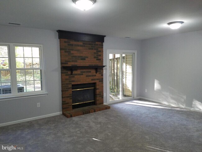 Building Photo - 9663 Horsham Dr