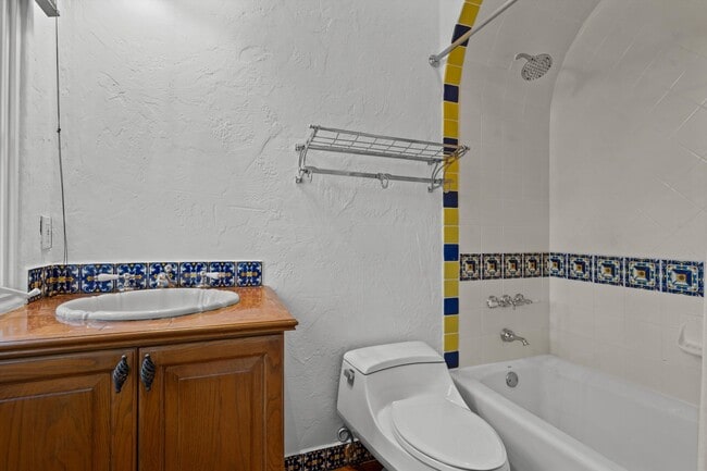 Building Photo - 240 N Ocean Blvd