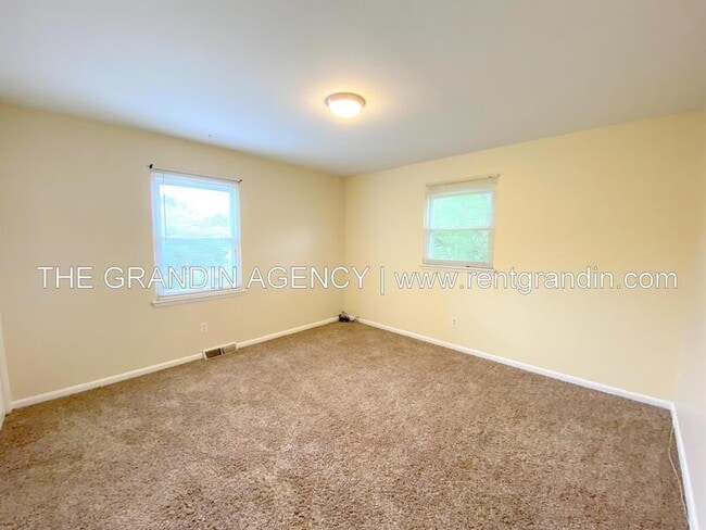 Building Photo - 2159 Mulberry St