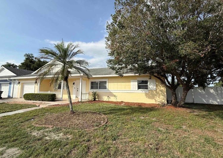 Building Photo - 3253 Little Sound Dr