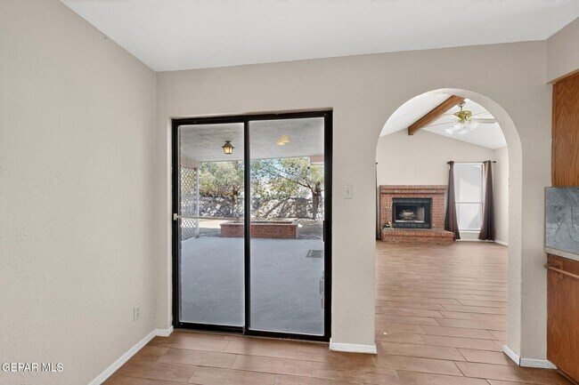 Building Photo - 7419 Mission Viejo Dr