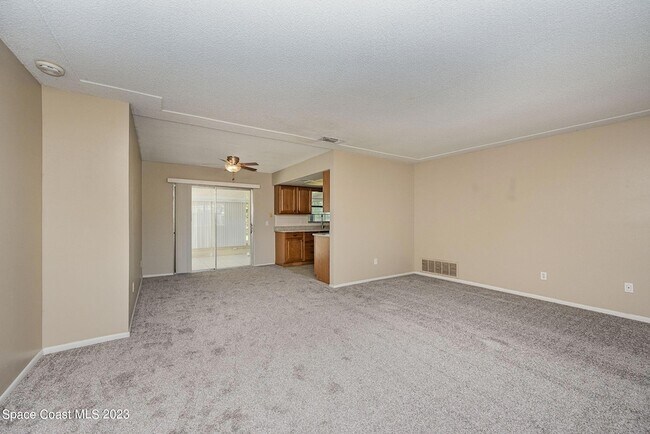 Building Photo - 608 Sacre Coeur Dr