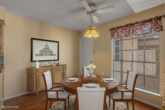 Building Photo - Beautiful Townhouse in South Shreveport