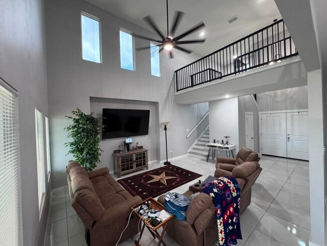 Building Photo - 3012 Clydesdale Dr