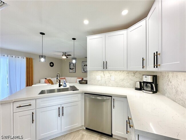 Building Photo - 3639 Kent Dr