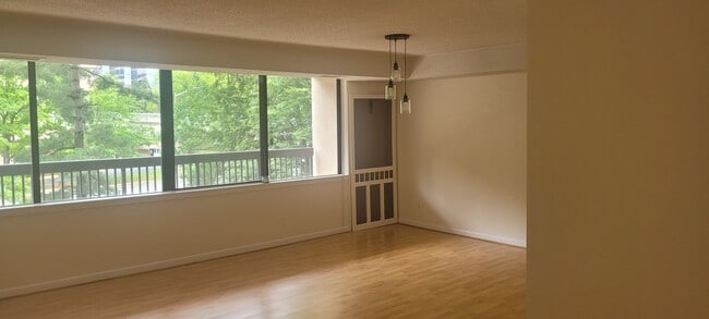 Building Photo - 3709 S George Mason Dr