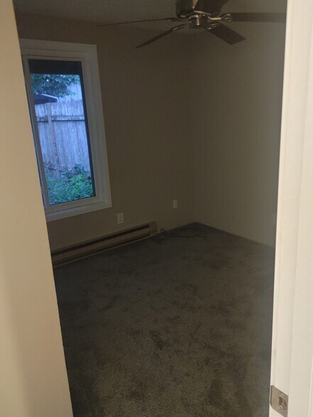 Building Photo - 4870 SW 152nd Ave