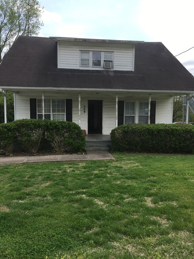 Primary Photo - 509 Glen Lily Rd