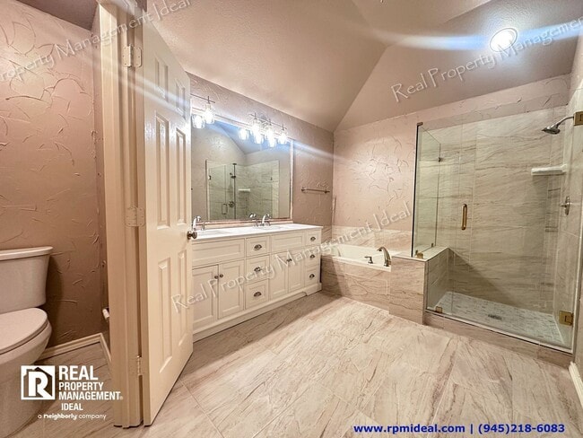 Building Photo - 8801 Vernon Ct