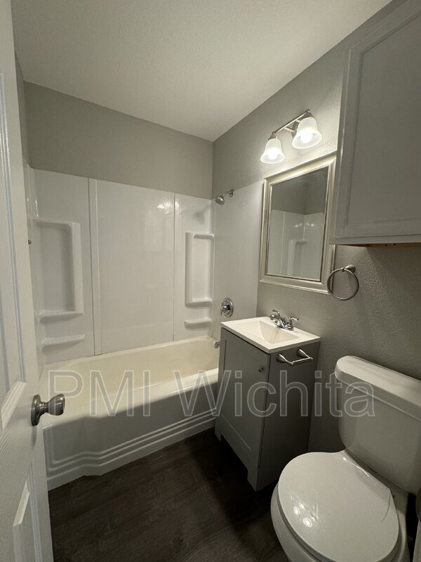 Building Photo - 2359 N Estelle St