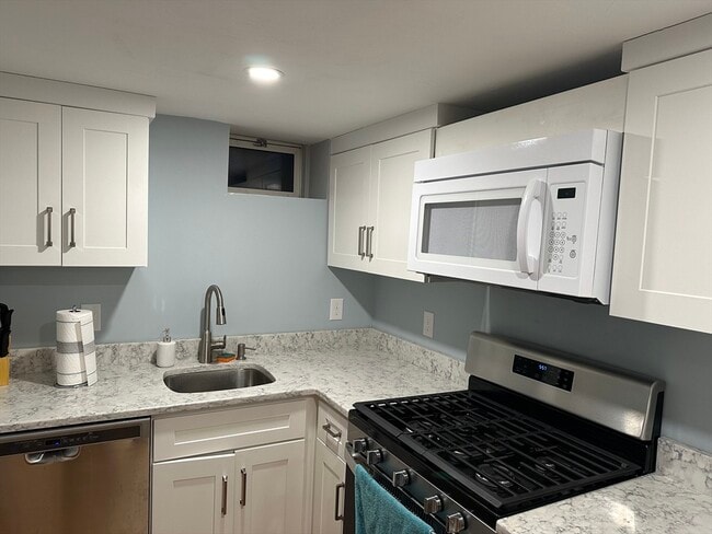 Building Photo - 20 State Park