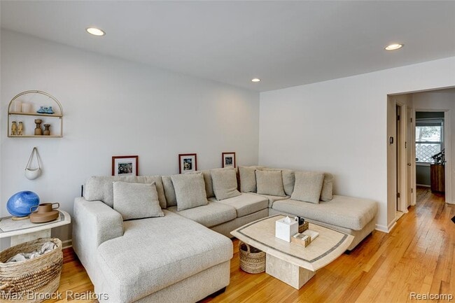 Building Photo - 1460 Cole St