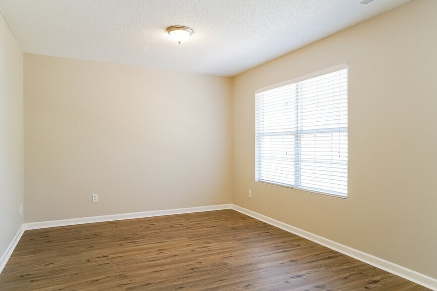 Building Photo - 409 Texanna Way