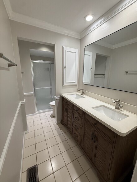 Building Photo - 10315 Forest Brook Ln