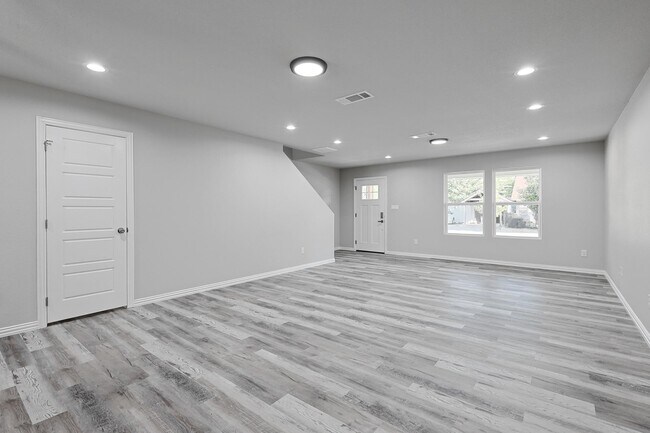 Building Photo - 5822 Grayson St