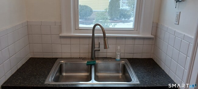 Building Photo - 75 Parker Pl