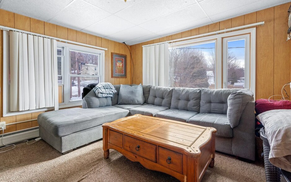 Livingroom - 14 Public St