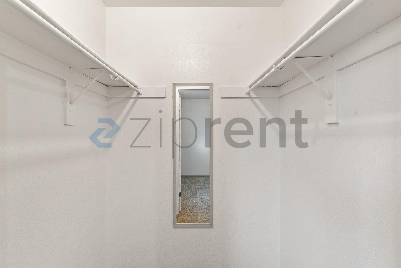 Building Photo - Unit