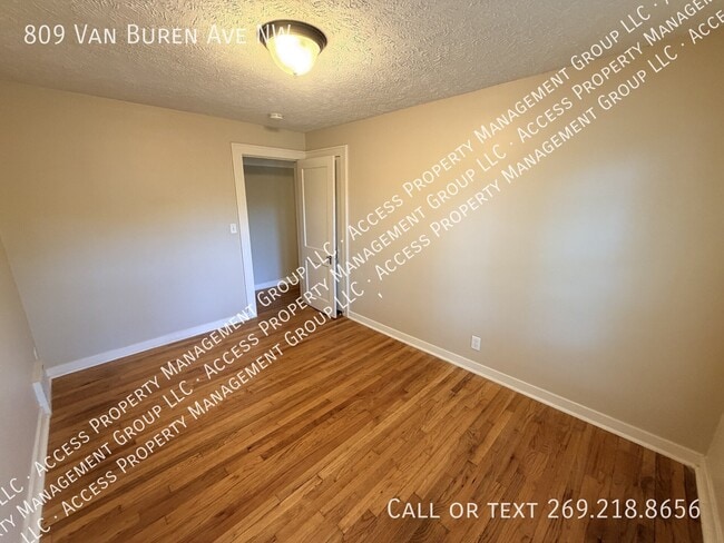 Building Photo - 809 Van Buren Ave NW
