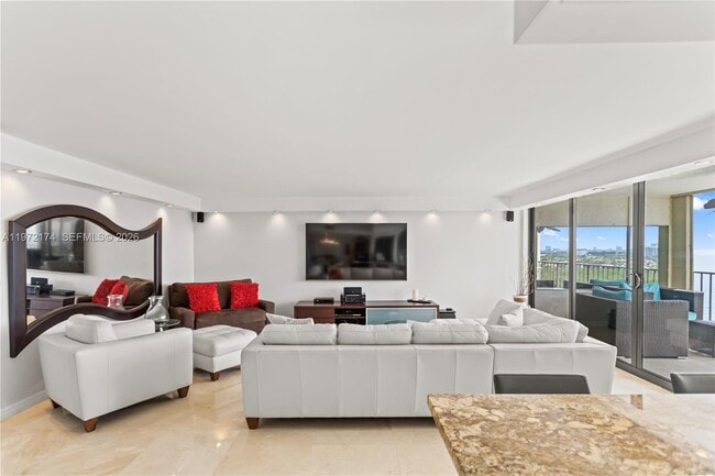 Building Photo - 1901 N Ocean Blvd