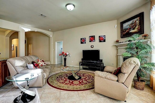 Building Photo - 13312 Highland Lake Ln