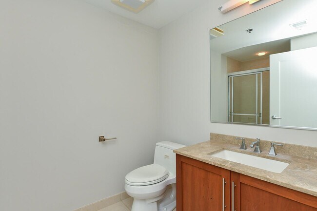 Building Photo - 800 Jackson St