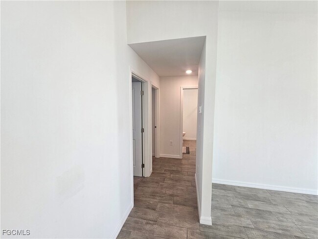 Building Photo - 1138 SW 14th Terrace