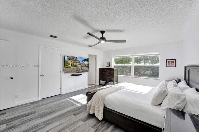 Building Photo - 2508 Cardaman Ave