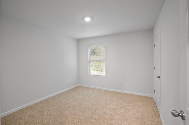 Building Photo - 136 Hampton Ter