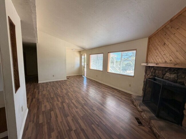 Building Photo - Private 20-Acre Retreat with Equestrian Access