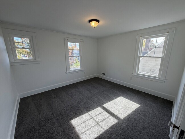 Building Photo - 2657 Dresden Rd