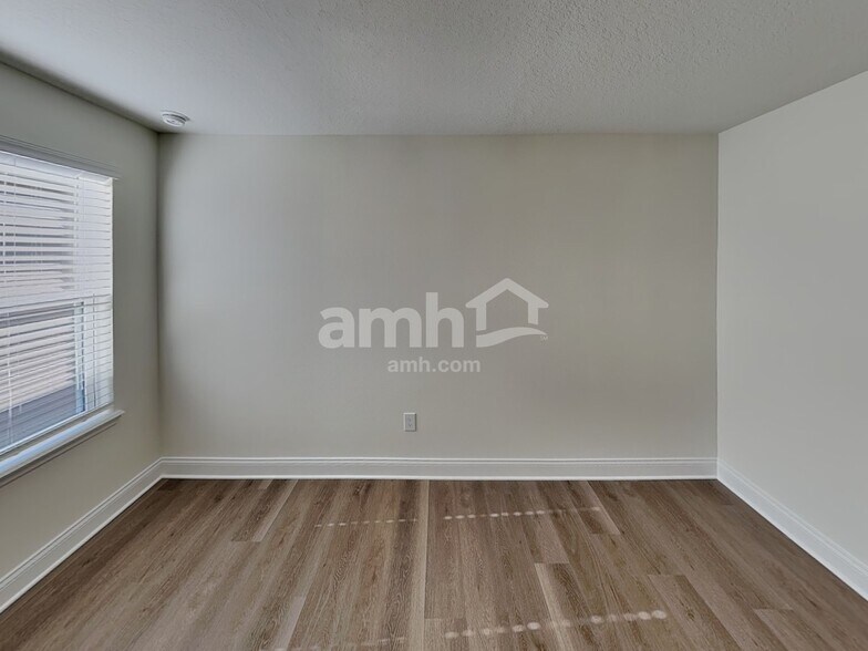 Building Photo - 983 Grafton Ridge Dr